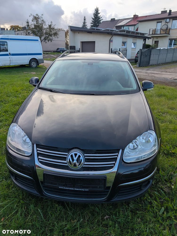 Volkswagen Golf - 1