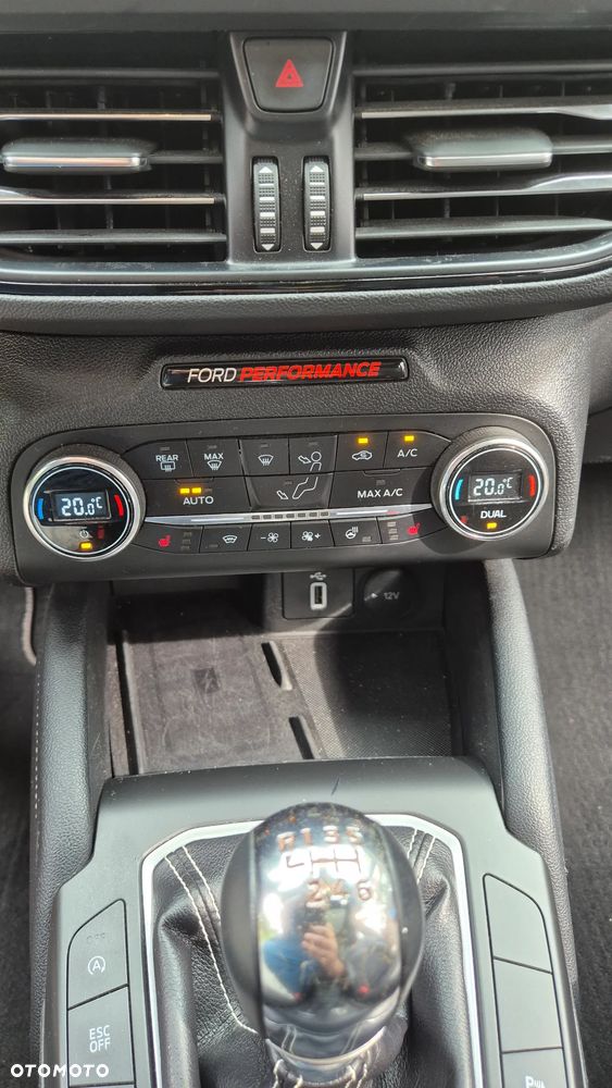 Ford Focus 2.0 EcoBlue ST - 18