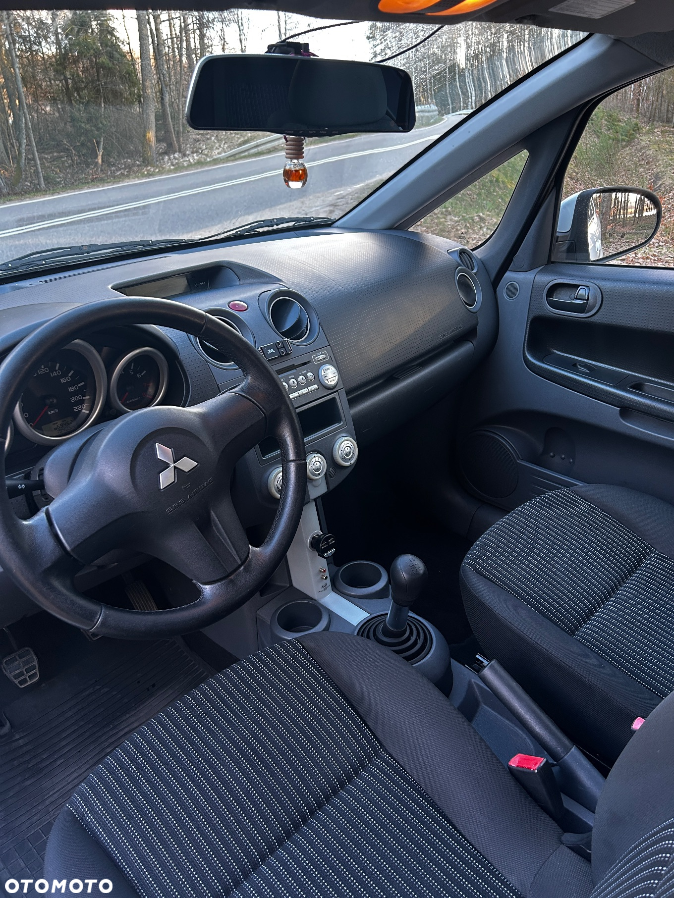 Mitsubishi Colt - 3