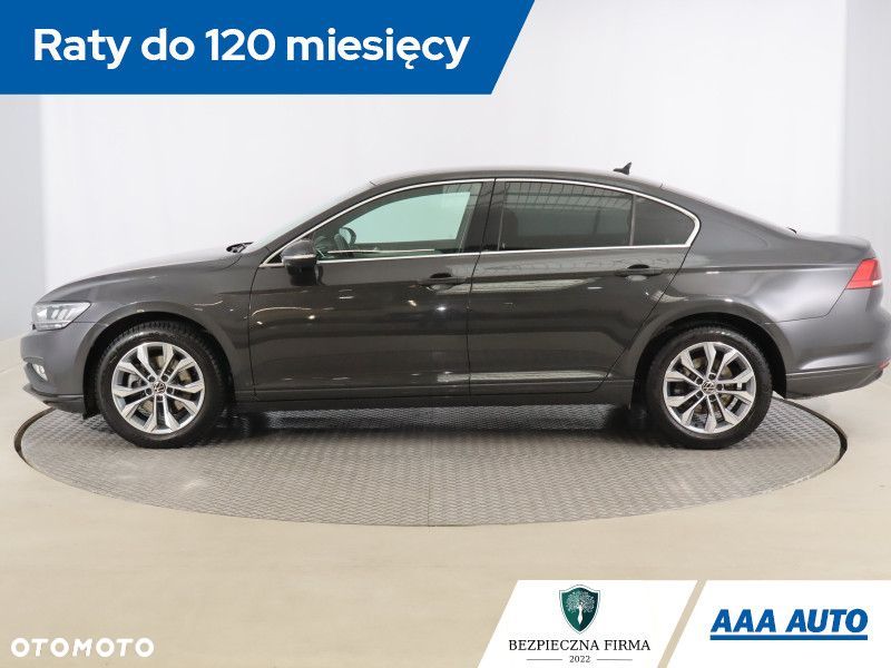 Volkswagen Passat - 4