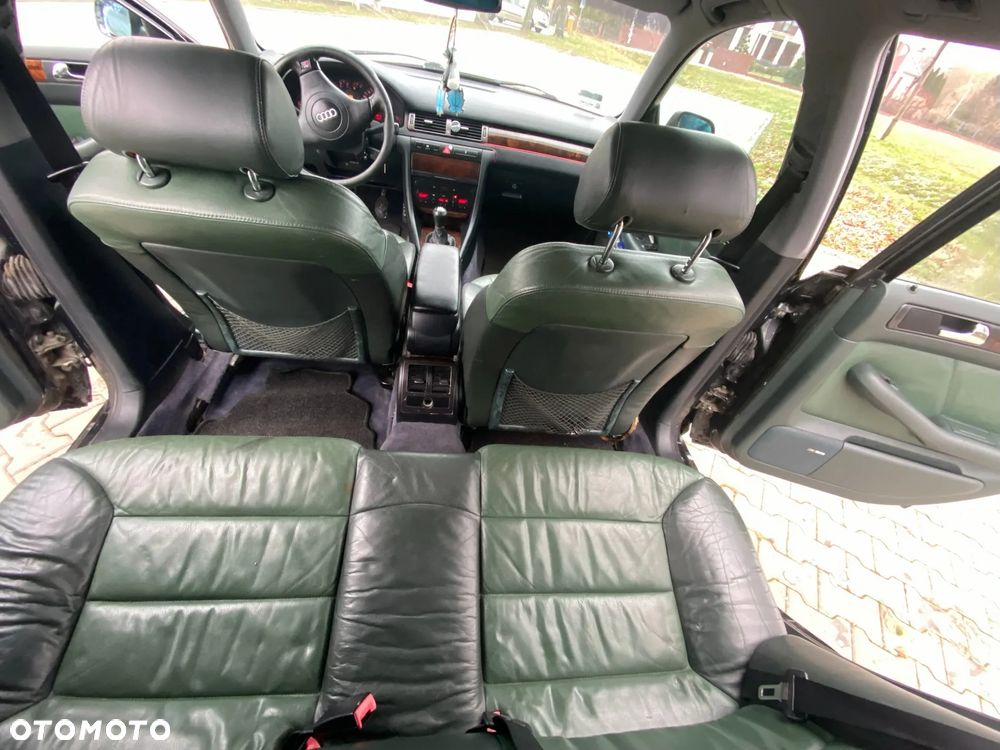 Audi A6 Avant 2.4 - 7