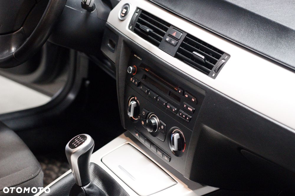 BMW Seria 3 318i Edition Lifestyle - 10