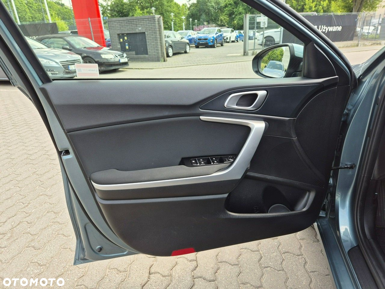 Kia Ceed - 11