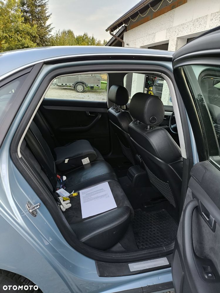 Audi A4 Limousine - 12