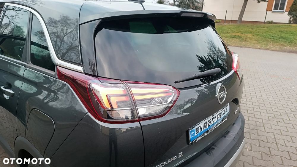 Opel Crossland X 1.2 T Design Line S&S - 9