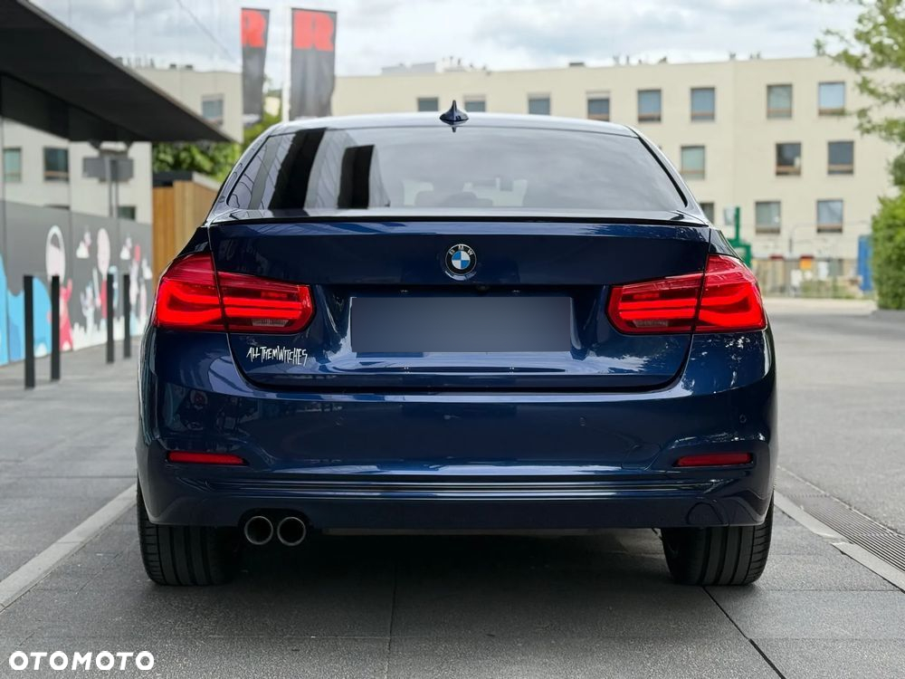 BMW Seria 3 330i xDrive Sport Line - 4