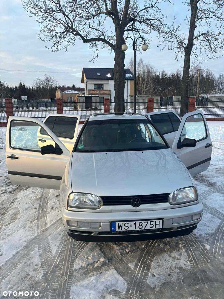 Volkswagen Golf - 4