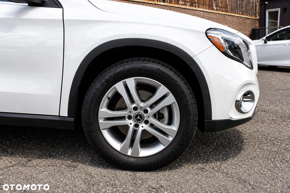 Mercedes-Benz GLA 250 4Matic 7G-DCT AMG Line - 9