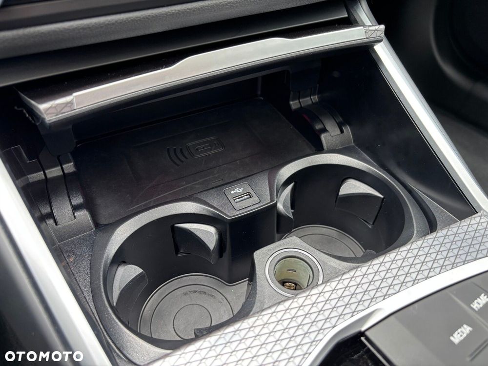 BMW Seria 3 330i xDrive M Sport sport - 35