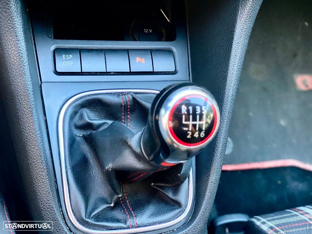 VW Golf 2.0 TSi GTI - 18