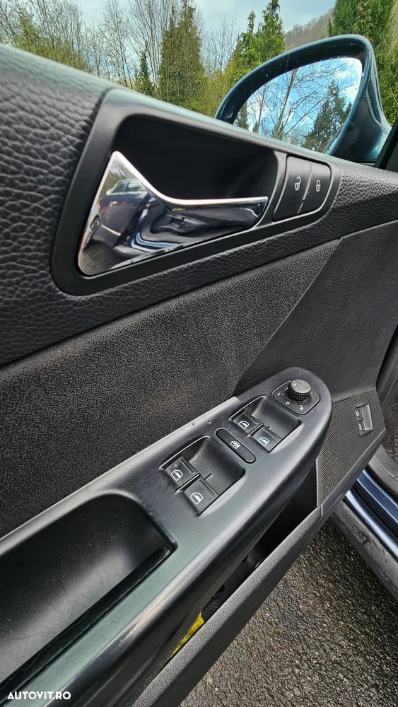 Volkswagen Passat Variant 1.9 TDI DPF BlueMotion - 24