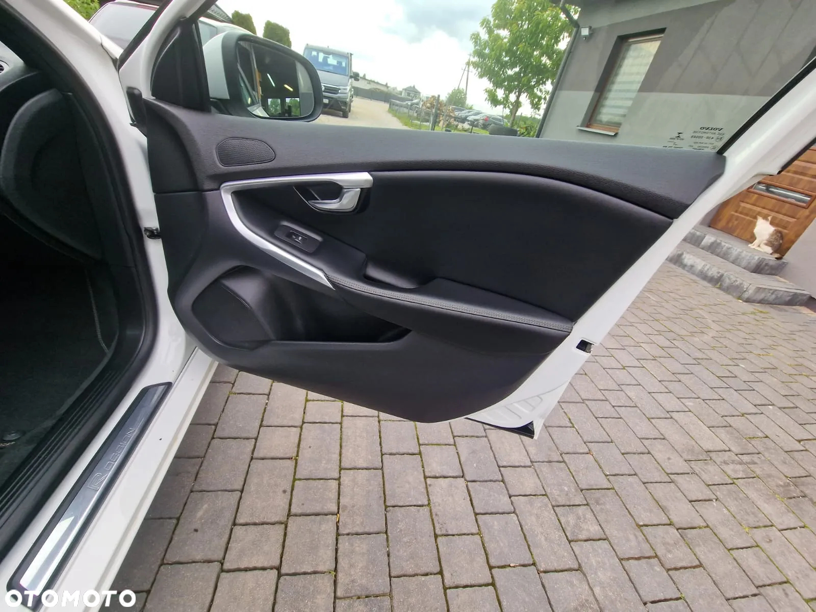 Volvo V40 D3 Geartronic RDesign - 29
