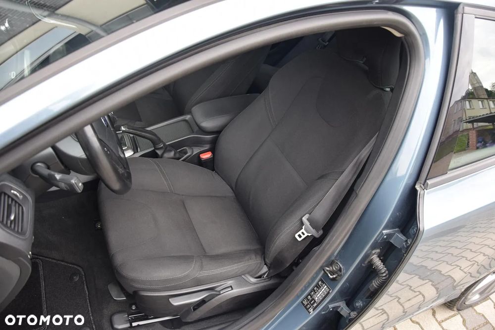 Volvo V40 D3 Summum - 13