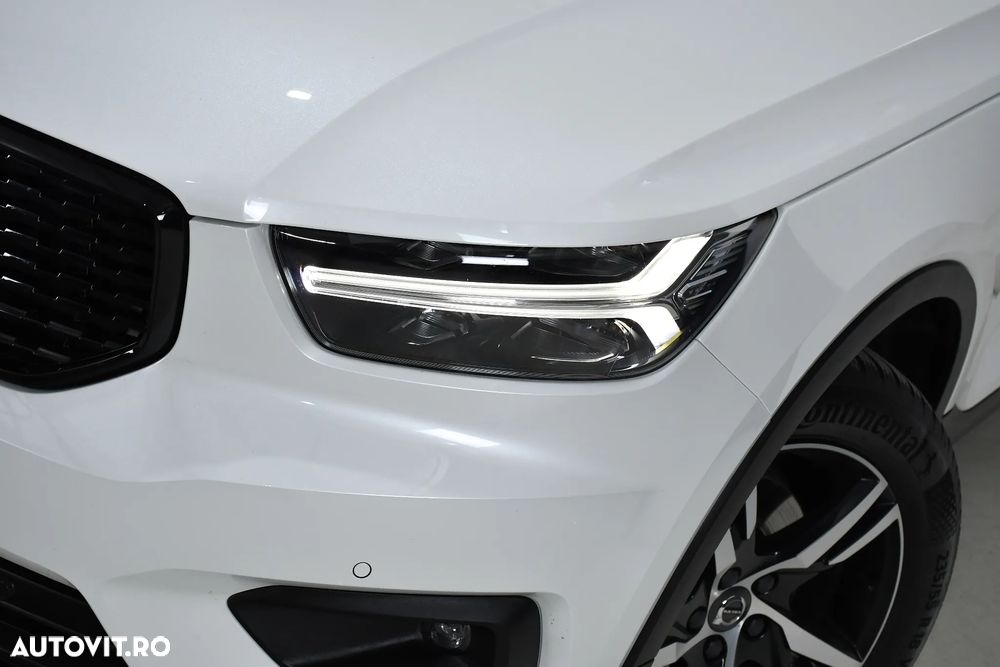 Volvo XC 40 D4 AWD Geartronic R-Design - 25