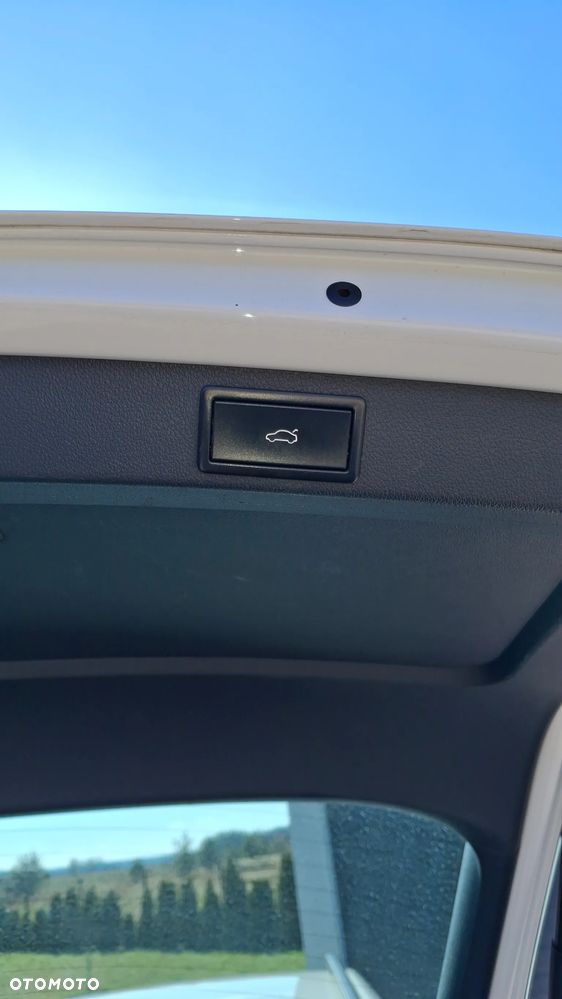 Skoda Octavia 2.0 TDI DSG RS - 9