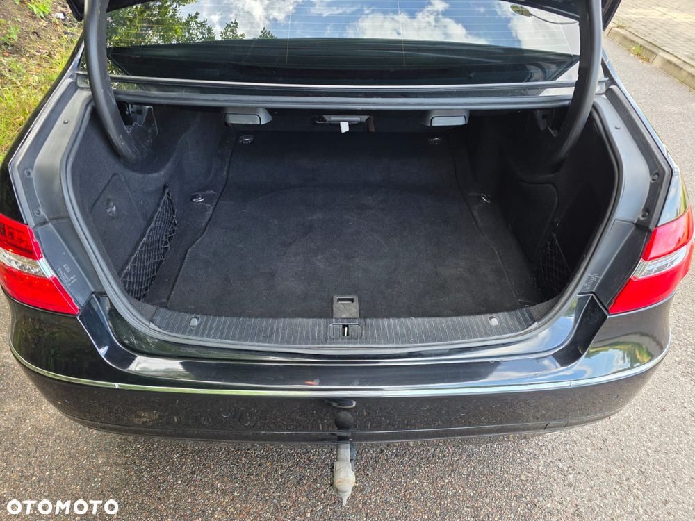 Mercedes-Benz Klasa E 300 CDI BlueEff Avantgarde - 15