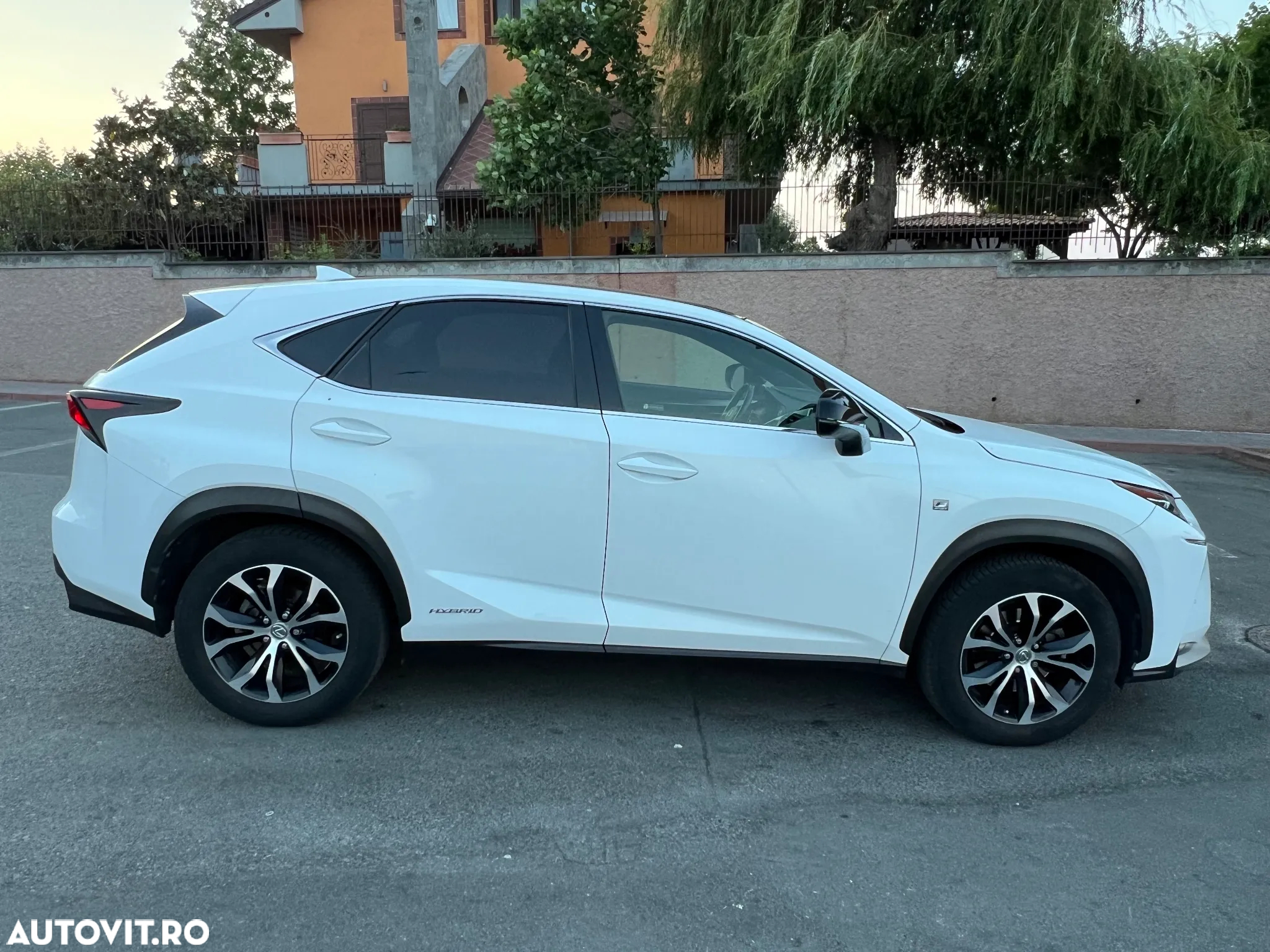 Lexus Seria NX 300h AWD F Sport - 8