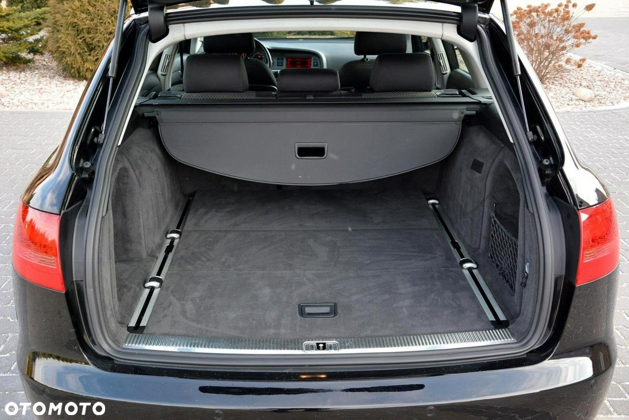 Audi A6 Avant 2.4 - 35