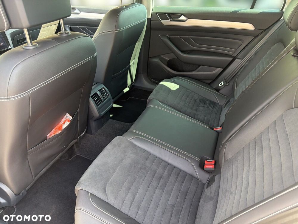 Volkswagen Passat - 30