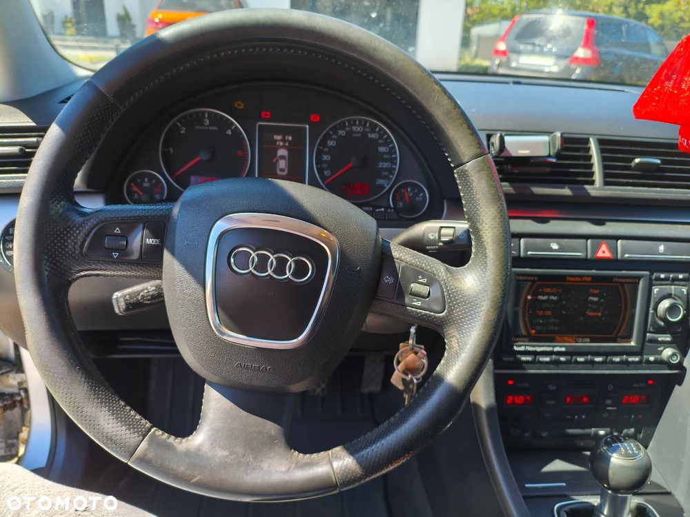 Audi A4 Limousine 2.0 TDI DPF - 7