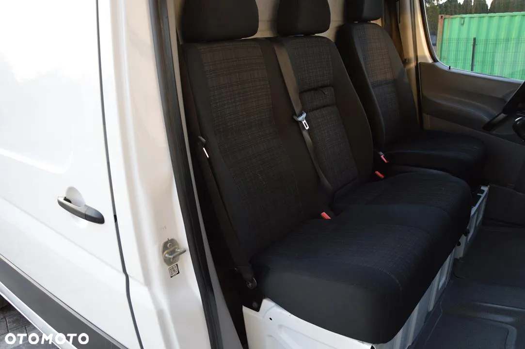Mercedes-Benz Sprinter - 24