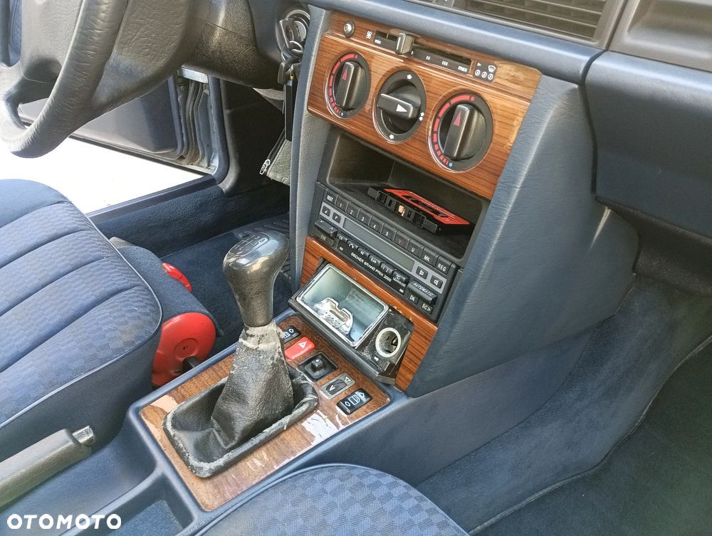Mercedes-Benz W201 (190) - 29