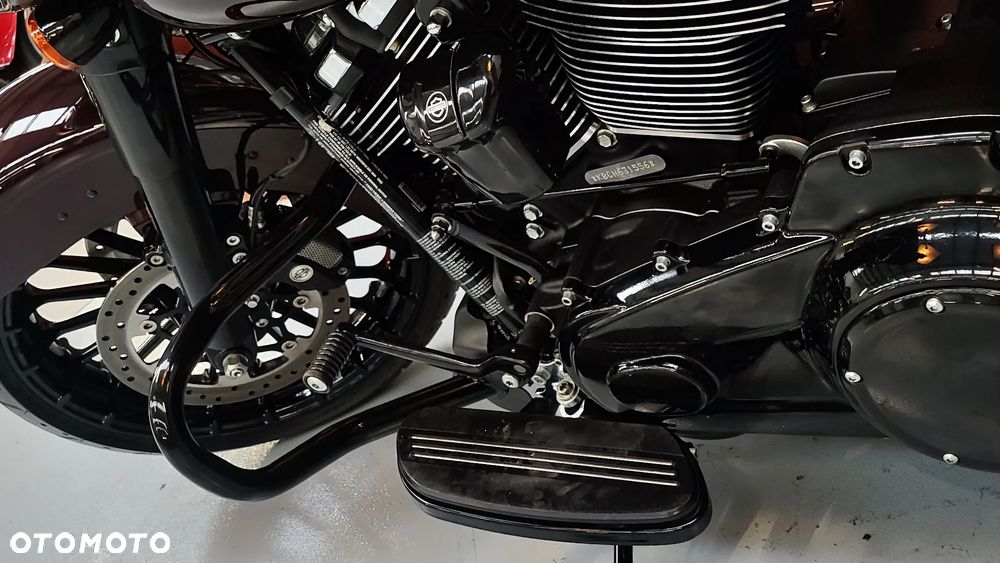Harley-Davidson Touring Street Glide - 22