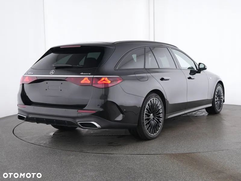 Mercedes-Benz Klasa E 300 de PHEV 4-Matic AMG 9G-Tronic - 2