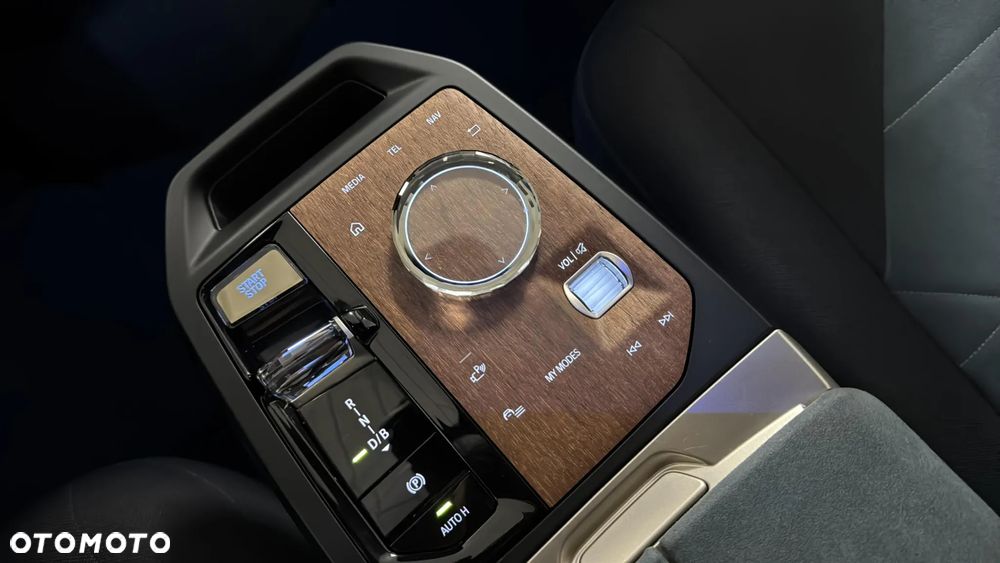 BMW iX xDrive40 76.6kWh - 12
