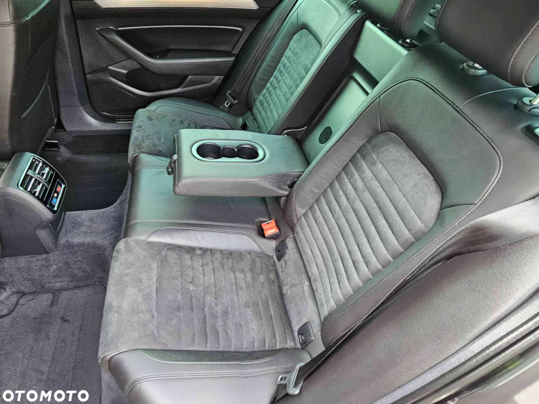 Volkswagen Passat - 20