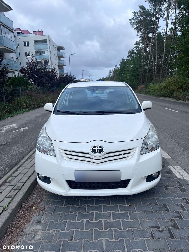 Toyota Verso 2.0 D-4D - 2