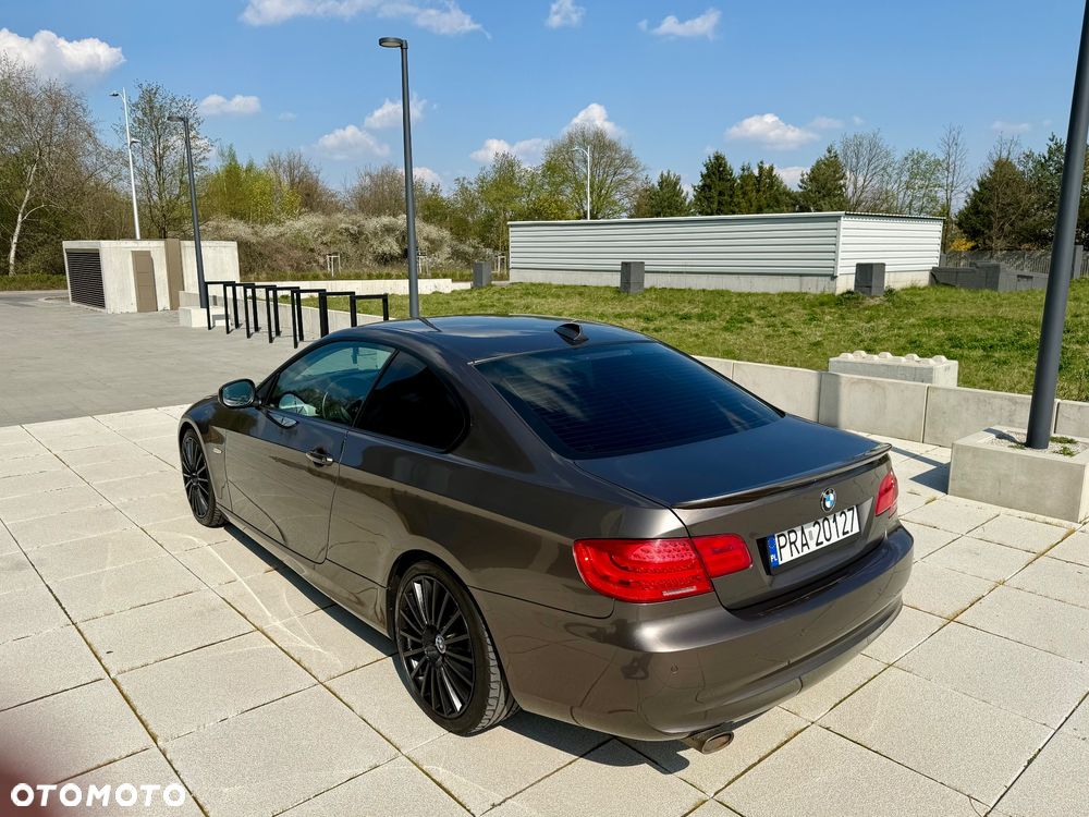 BMW Seria 3 320d - 12