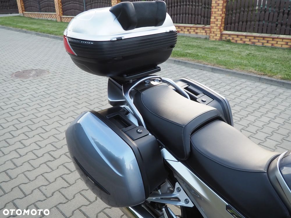 Yamaha FJR - 35
