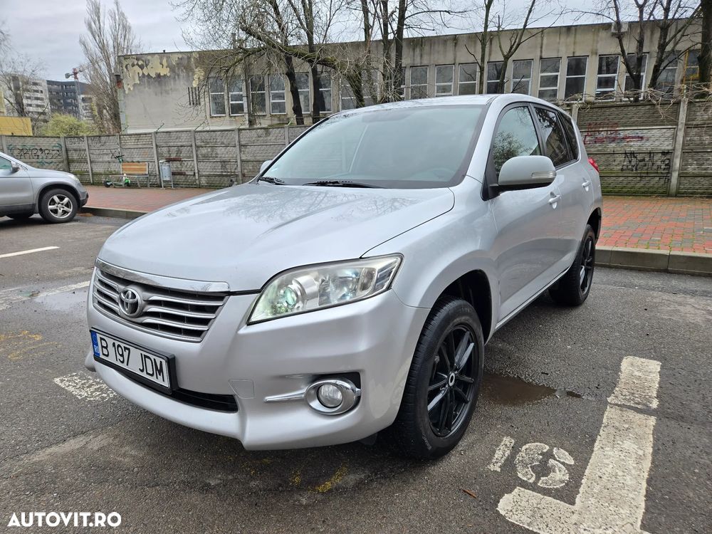 Toyota RAV4 2.2L D-CAT M/T Luxury - 1