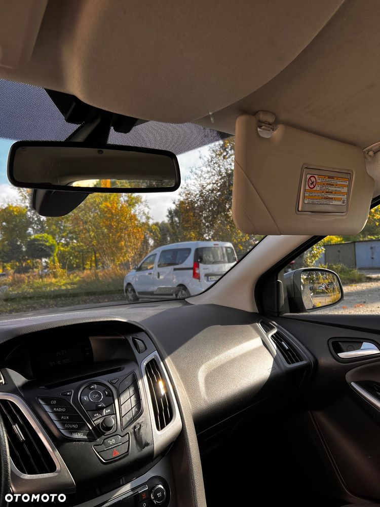 Ford Focus 1.6 Ambiente - 11