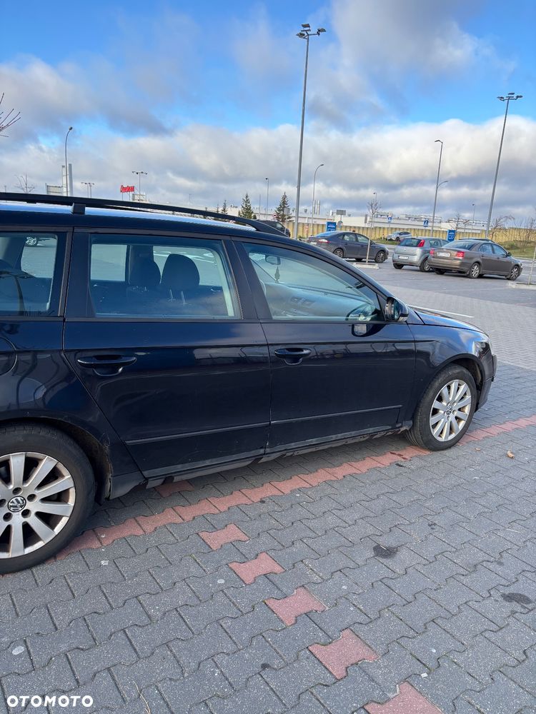 Volkswagen Passat 1.9 TDI Trendline - 4