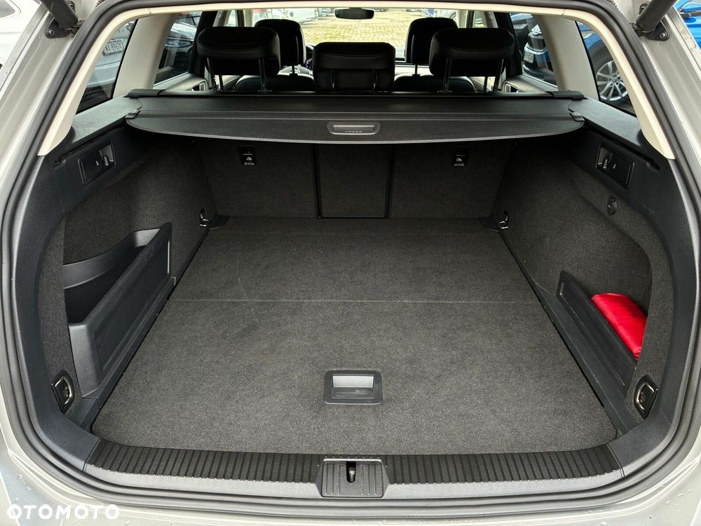 Volkswagen Passat Variant 2.0 TDI Bi-Turbo BMT 4Mot Highline DSG - 32