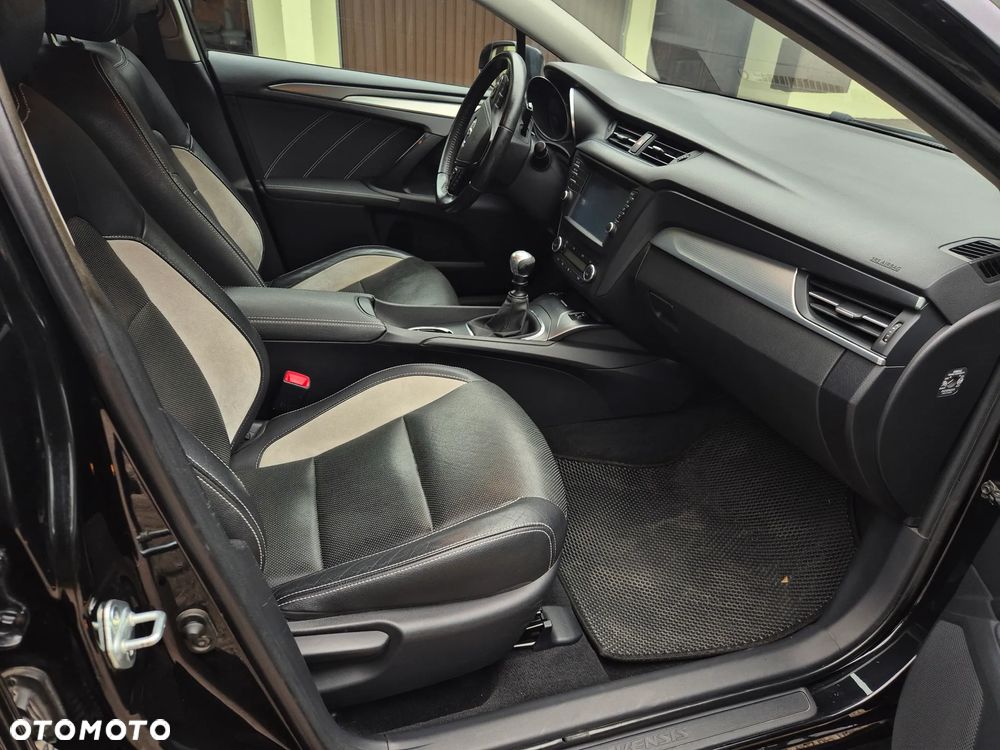 Toyota Avensis 1.8 Premium - 21