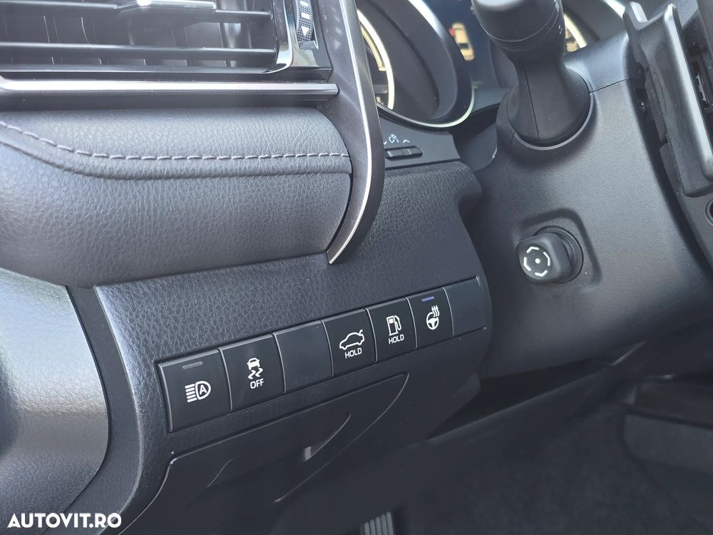 Toyota Camry 2.5 Hybrid Dynamic - 8