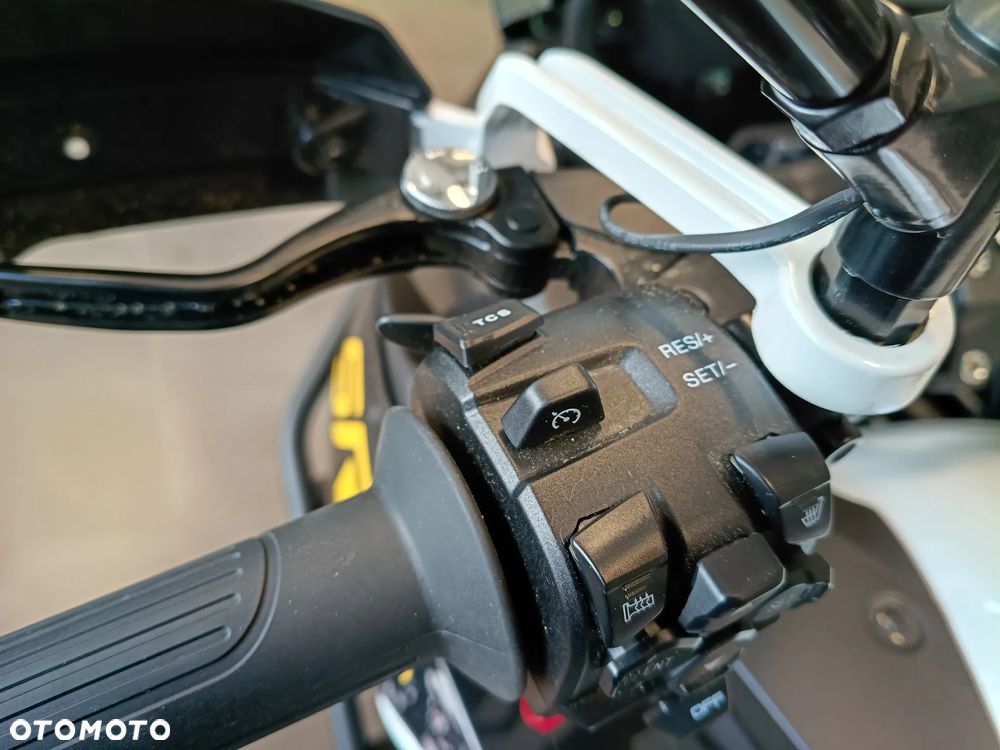 QJMOTOR SRT900SX - 11