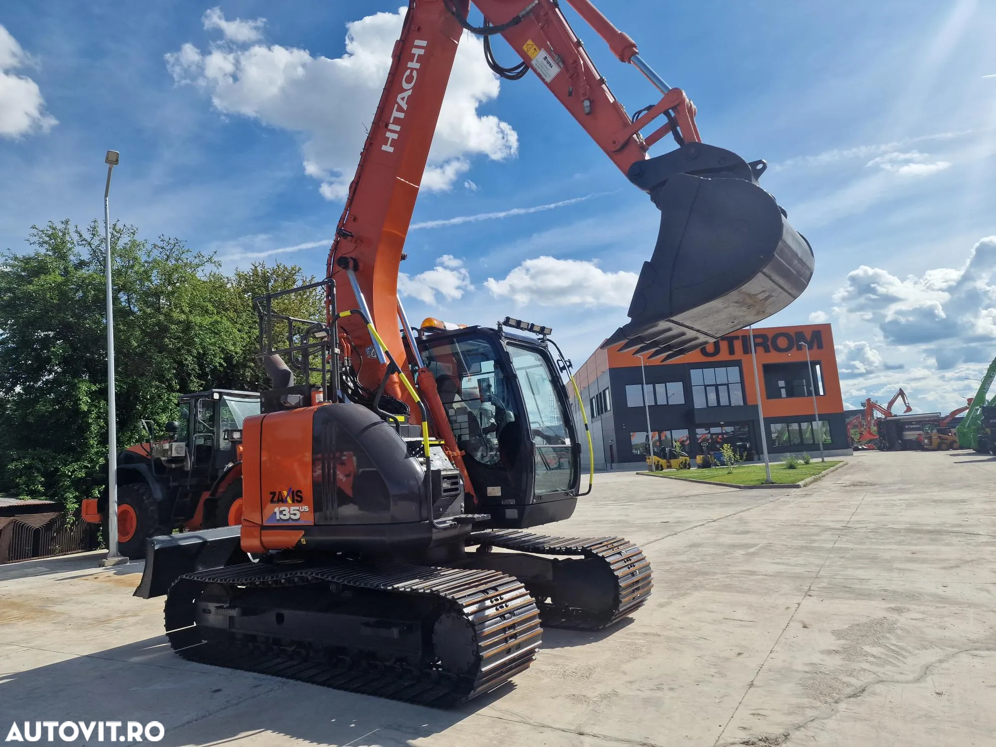 Hitachi ZX135-3.552h, 2020, LAMA NIVELARE, COMPACT in gabarit, CUPLA RAPIDA hidraulica, Int picon, Inst hidr rotire atasamente, Masa operationala 15,7t, ad sapare 6m, Ridica tevi 8,5t, camera spate si 2 laterale, consum 9l/h, sist antifurt, PROMOTIE 86900eur - 15