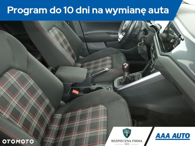 Volkswagen Polo - 8