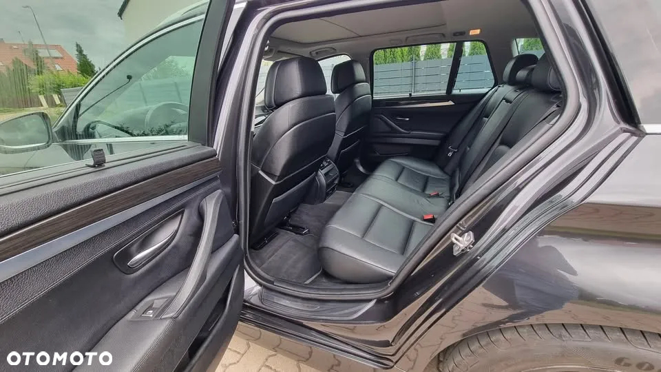BMW Seria 5 525d - 11