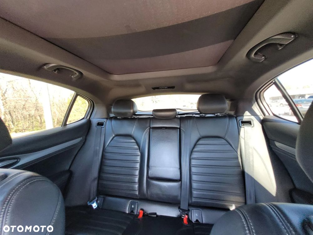 Alfa Romeo Stelvio 2.0 Turbo 16V AT8-Q4 Ti - 20