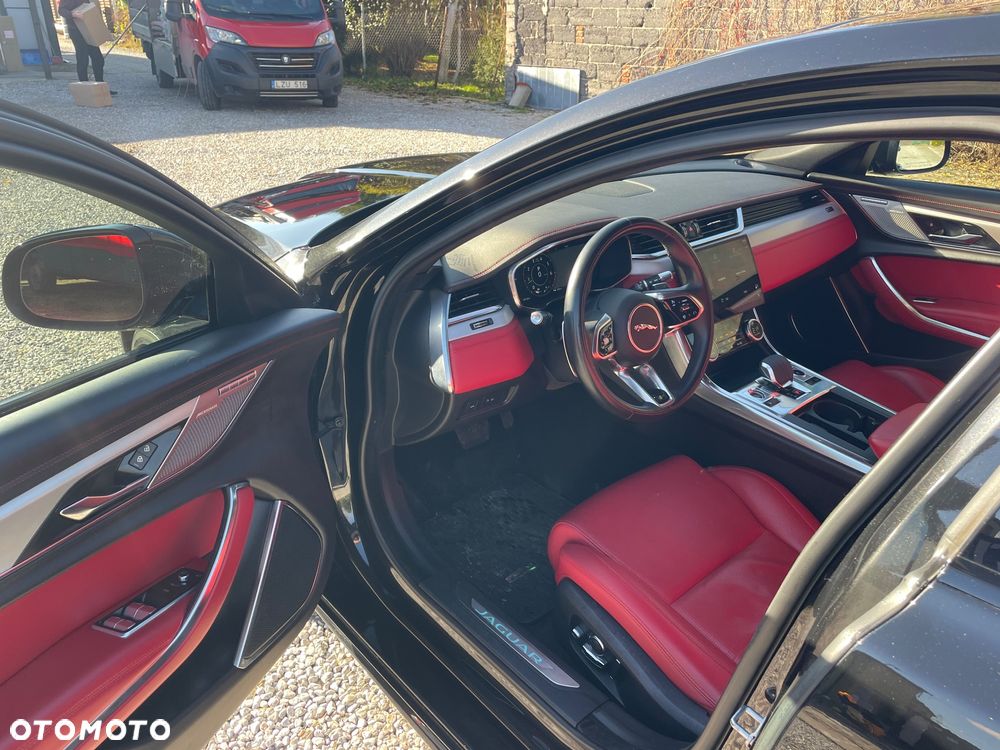 Jaguar XF 2.0 P300 AWD R-Dynamic S - 9