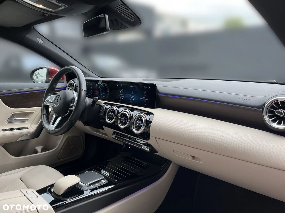 Mercedes-Benz CLA 250 e 8G-DCT Progressive - 12