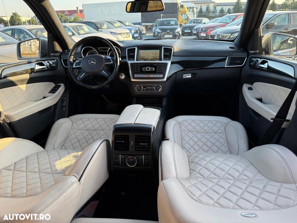 Mercedes-Benz GLS - 24
