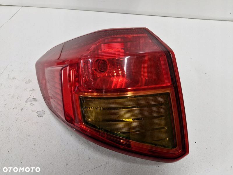 SUZUKI VITARA III 3 LAMPA LEWY TYŁ TYLNA W BŁOTNIK - 3