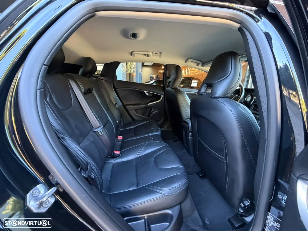 Volvo V40 D4 Summum - 17
