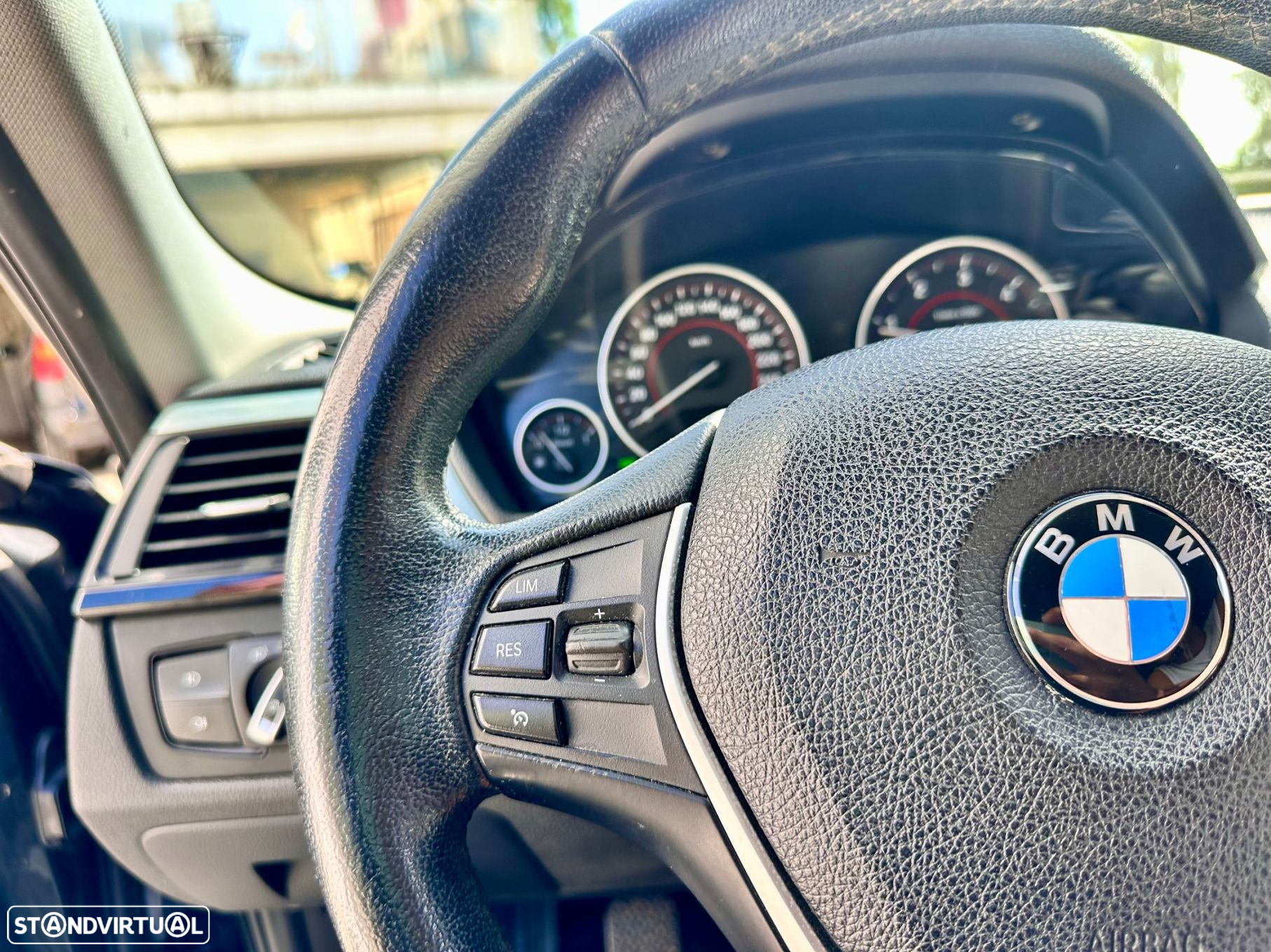 BMW 318 d Touring Line Sport - 23